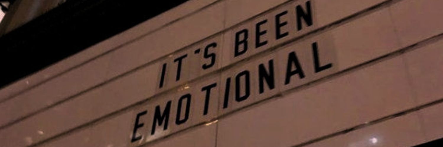 𝐖𝐄𝐍𝐈𝐍𝐆. banner