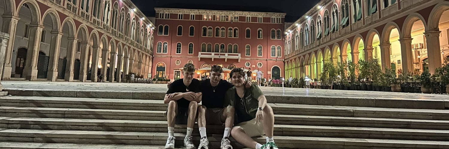 Riley Hampson banner