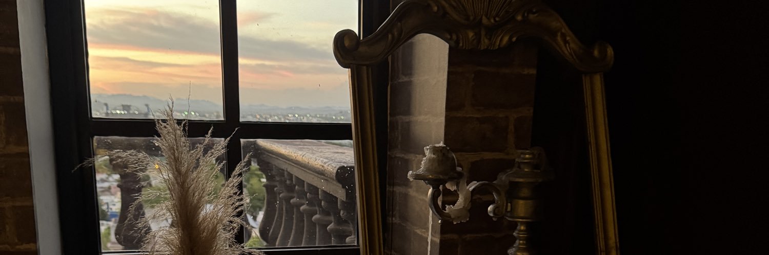 wmnm_w's profile banner image