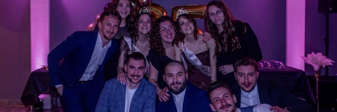 Bleuyes's profile banner image