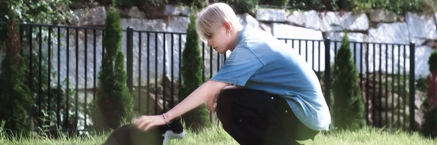 heekeulect's profile banner image