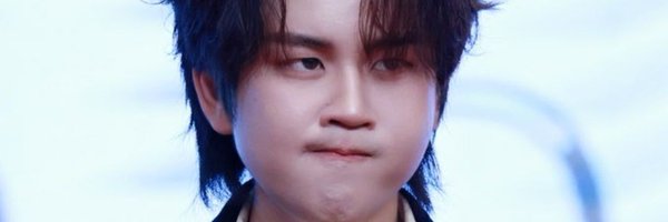 ElleAzcona Profile Banner