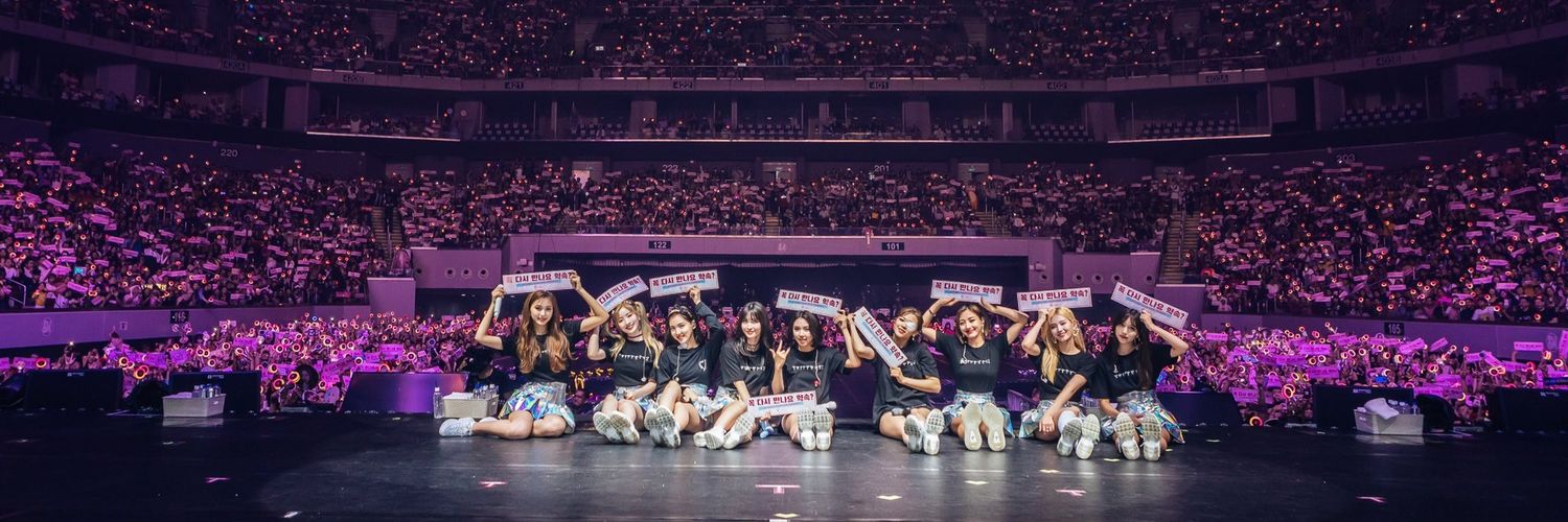 nayeonsslave's profile banner image