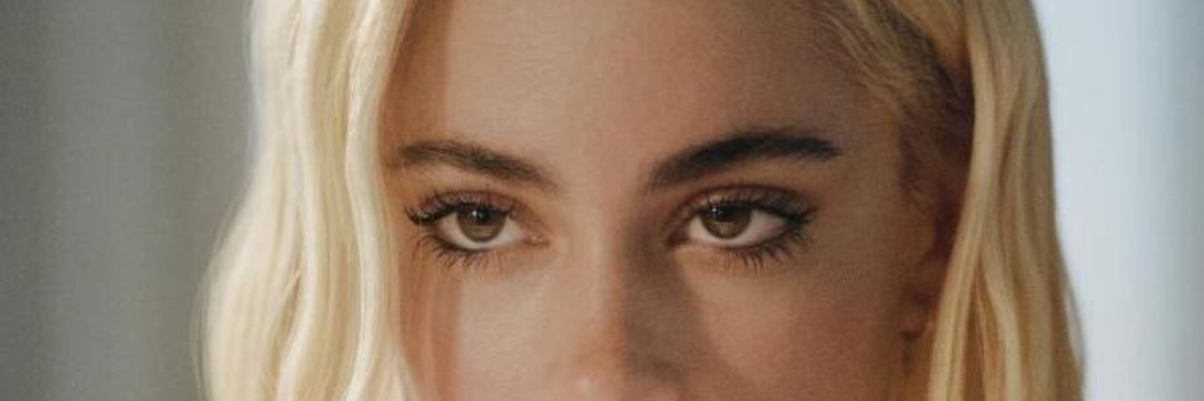 alee_veron's profile banner image