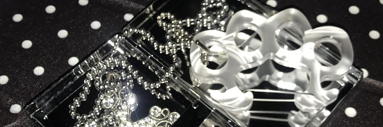 ✚ saint banner
