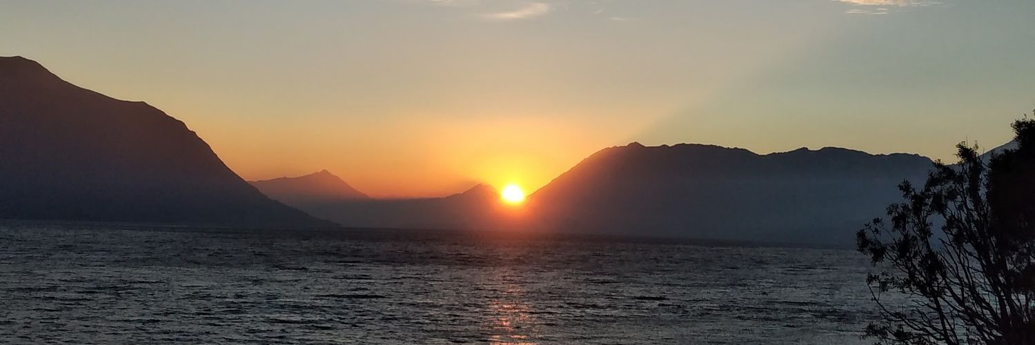 Agustttini_P's profile banner image