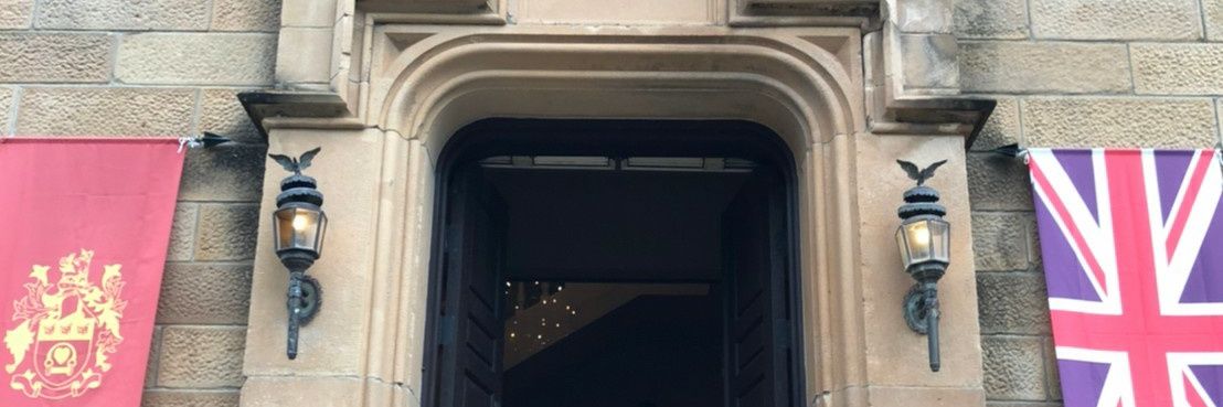 よこ banner