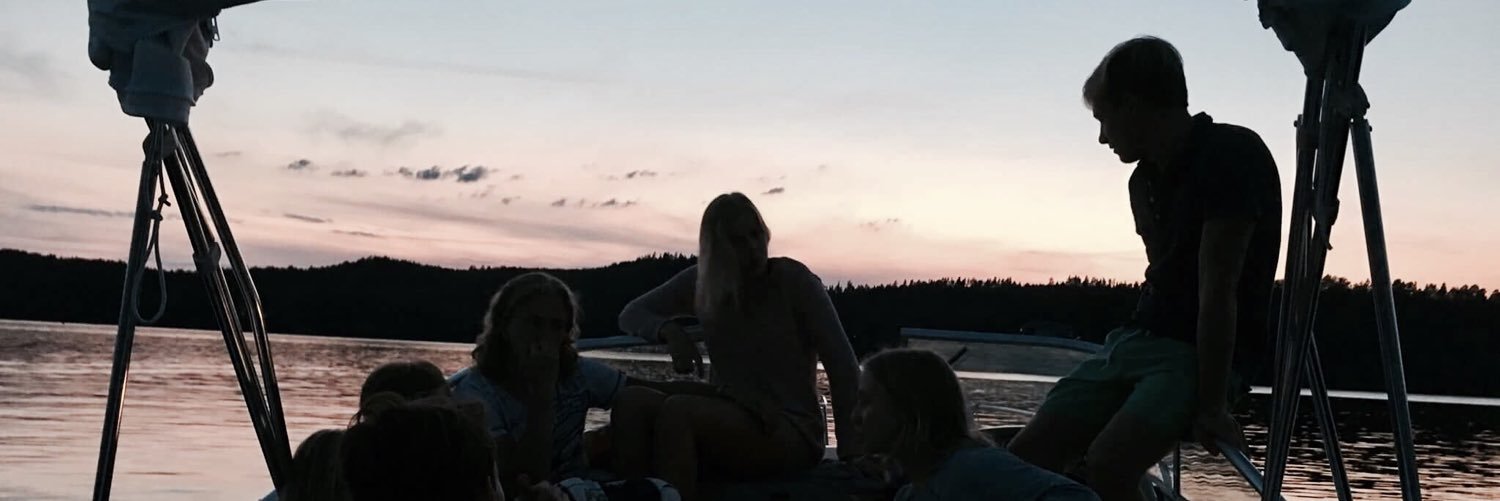saraabenden's profile banner image