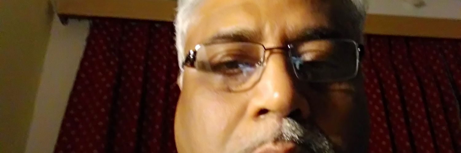 Dr Amrish Sinhaa banner