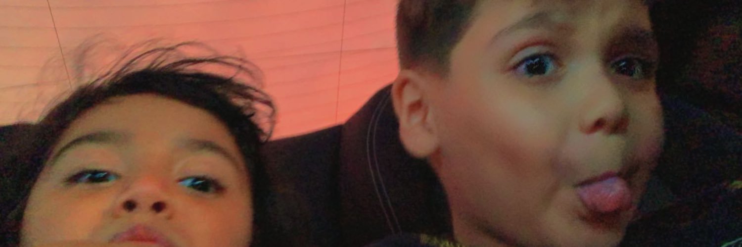Lesly_b96's profile banner image