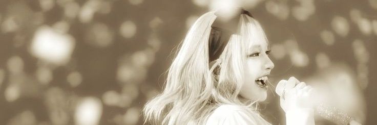 REINA♥︎ banner
