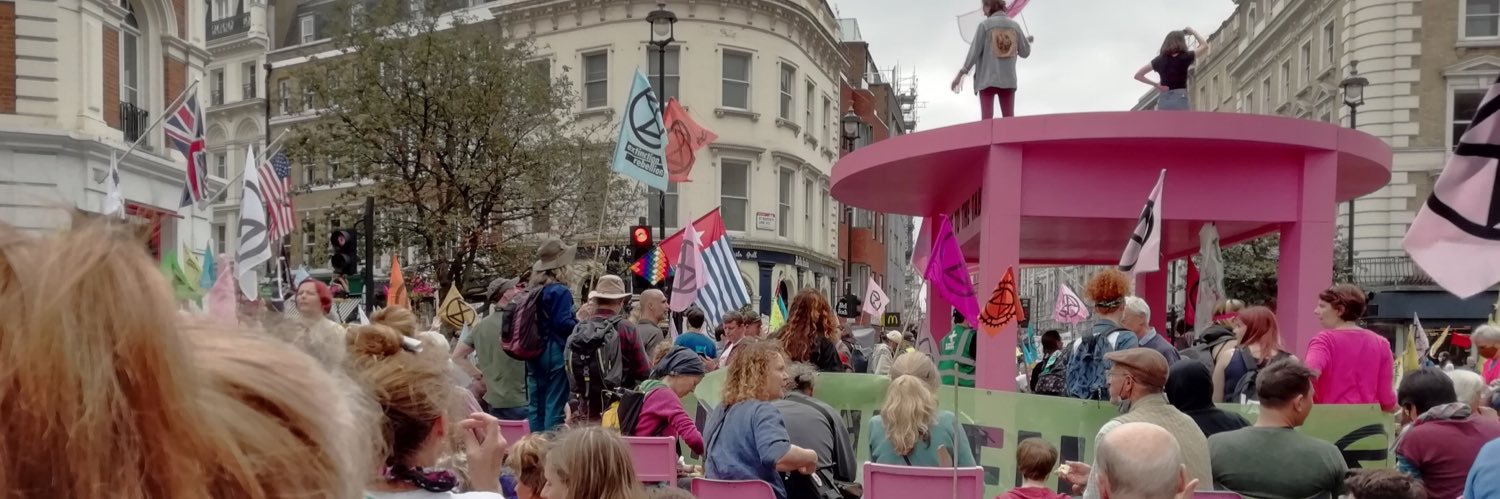 Dora. supporting 🇺🇦💙🇪🇺 banner