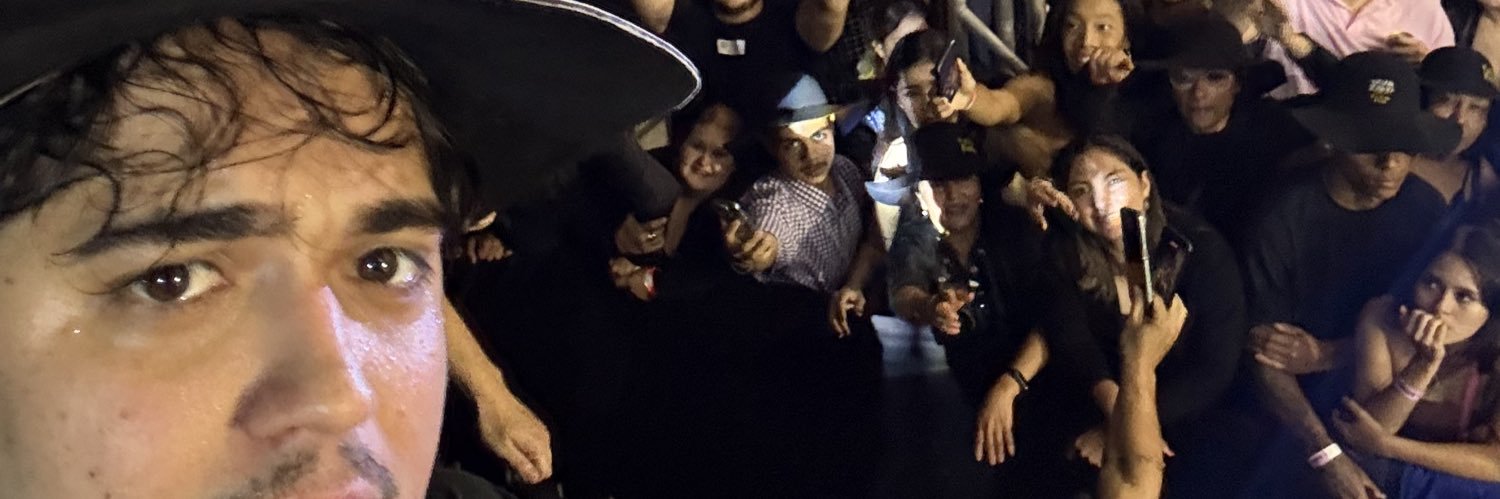 helozn_'s profile banner image