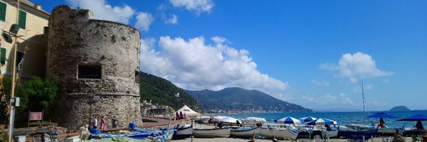 AriVarraNi Profile Banner