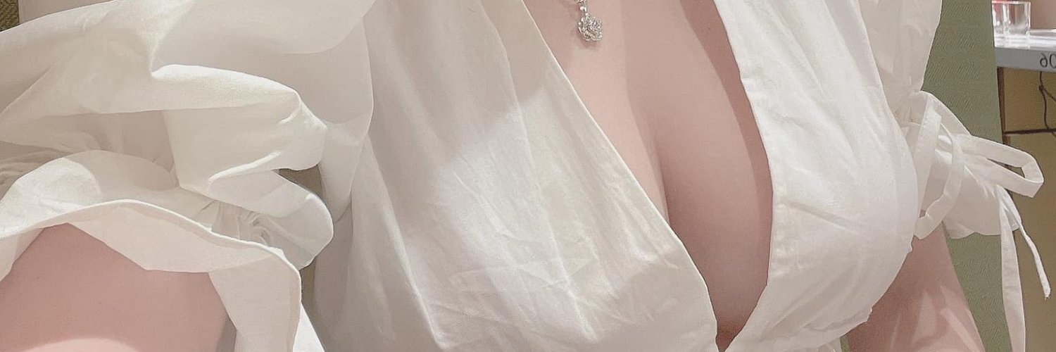 ngocbey's profile banner image