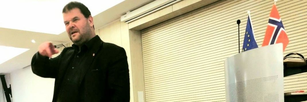 Fredrik Mellem banner