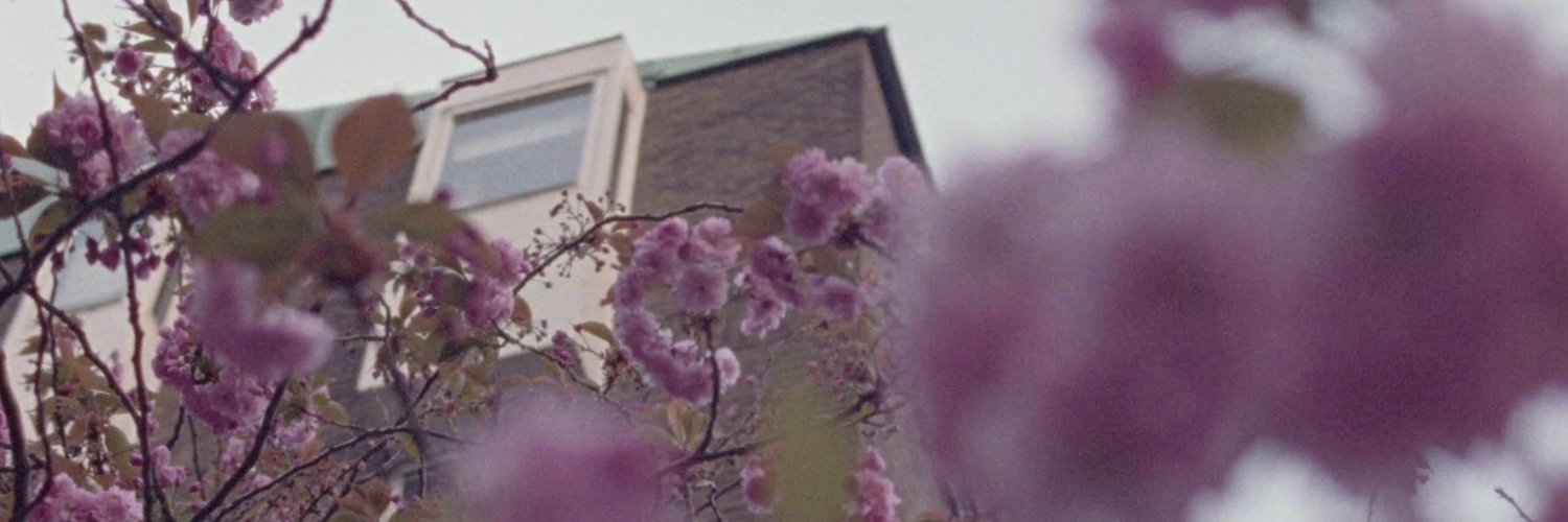 lovemakesmemean's profile banner image