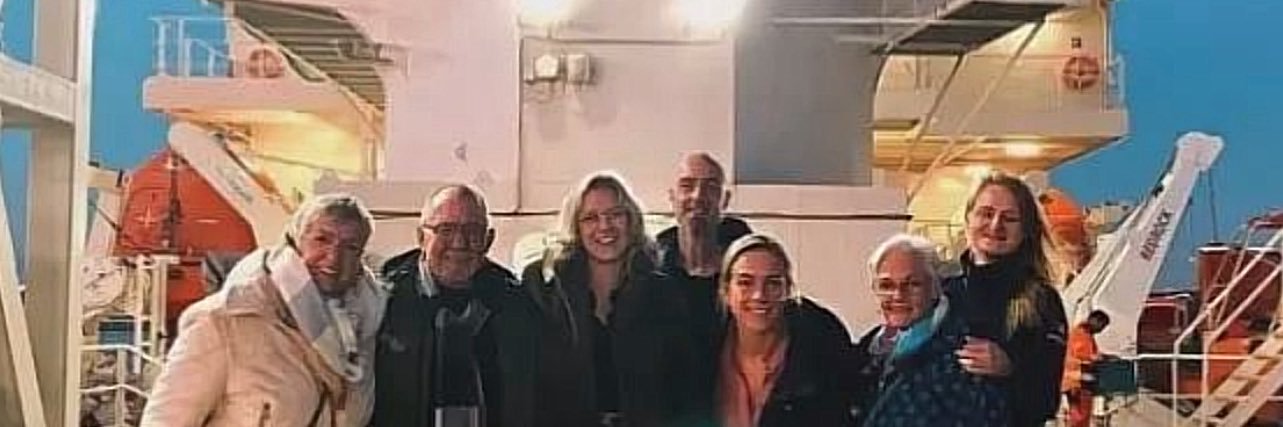 Amanda_peter’s_ banner