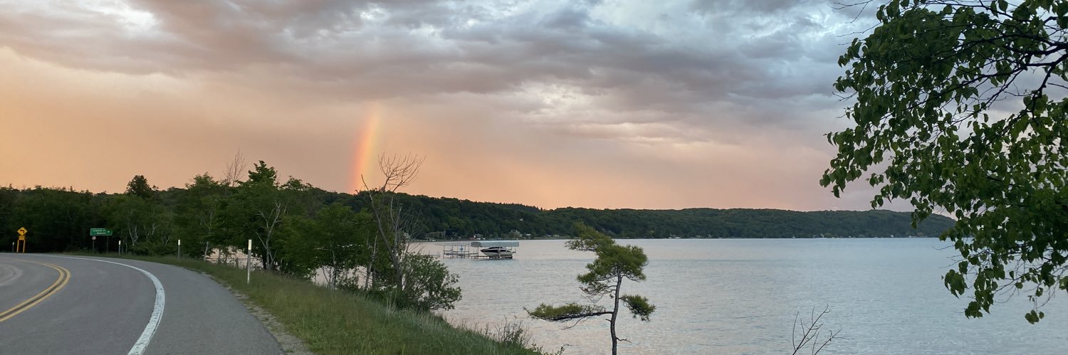 elledyer316's profile banner image