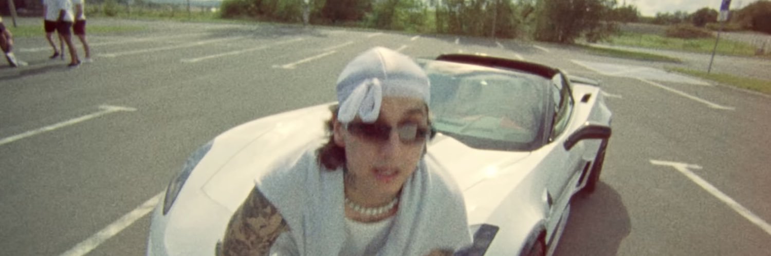 lenka 🦢 RED IS BACK banner