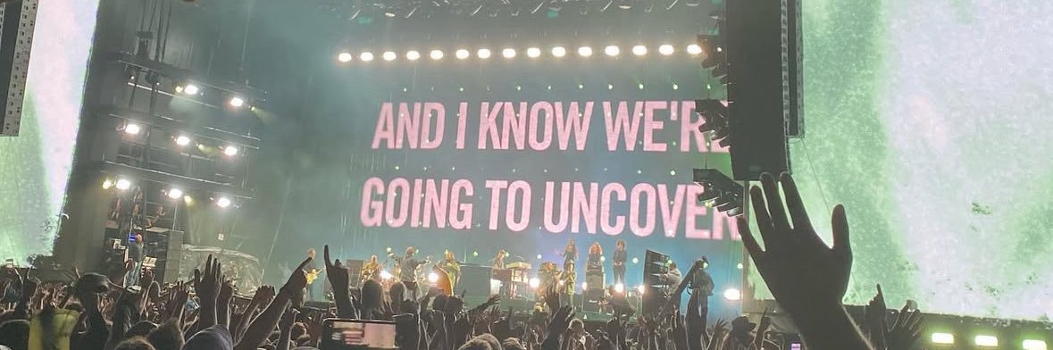 AM's banner