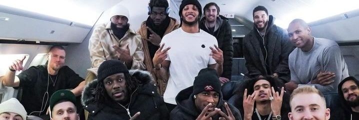 TqtumVAL's profile banner image