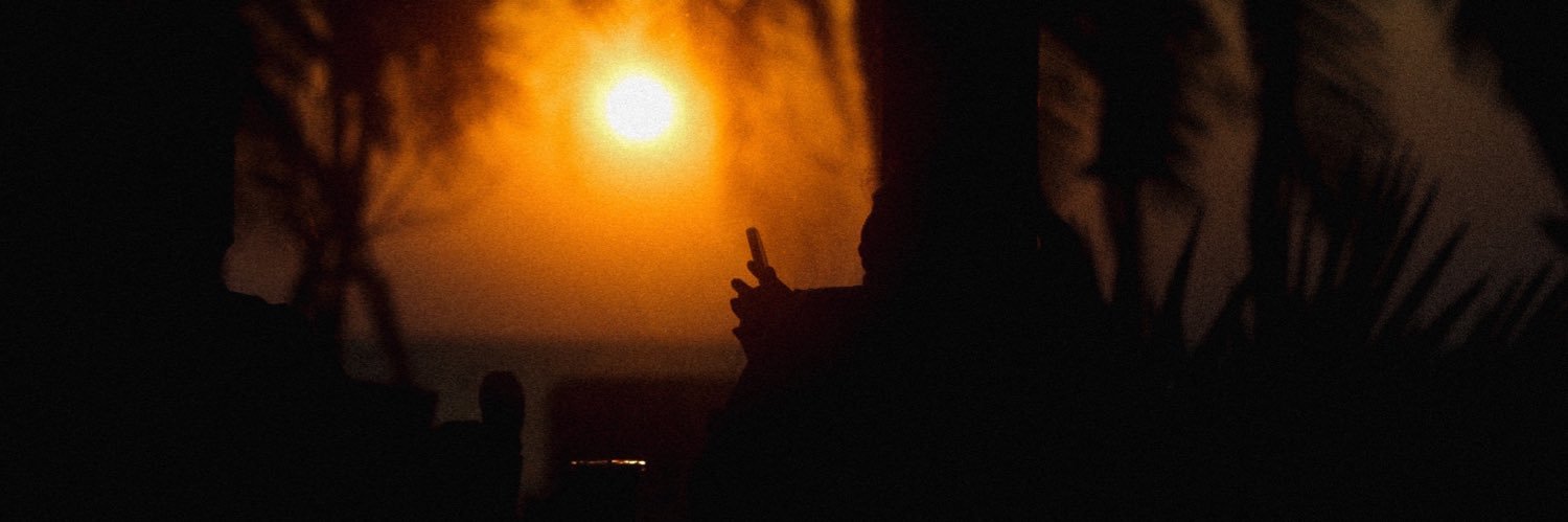 Never banner
