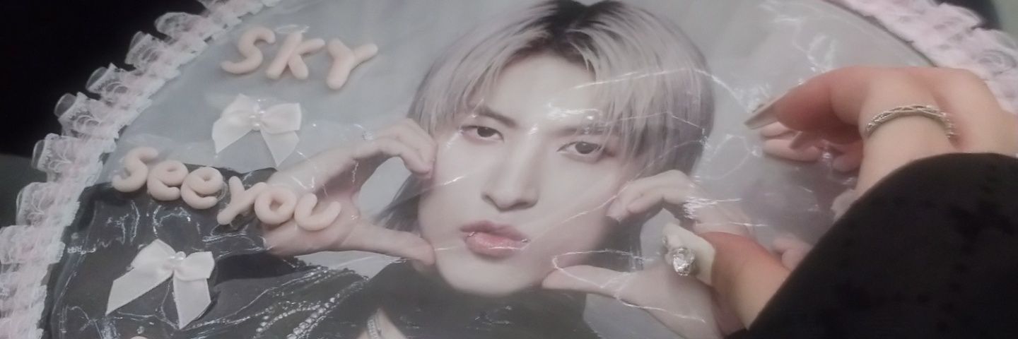 𝐫 ︎︎ᡣ𐭩 banner