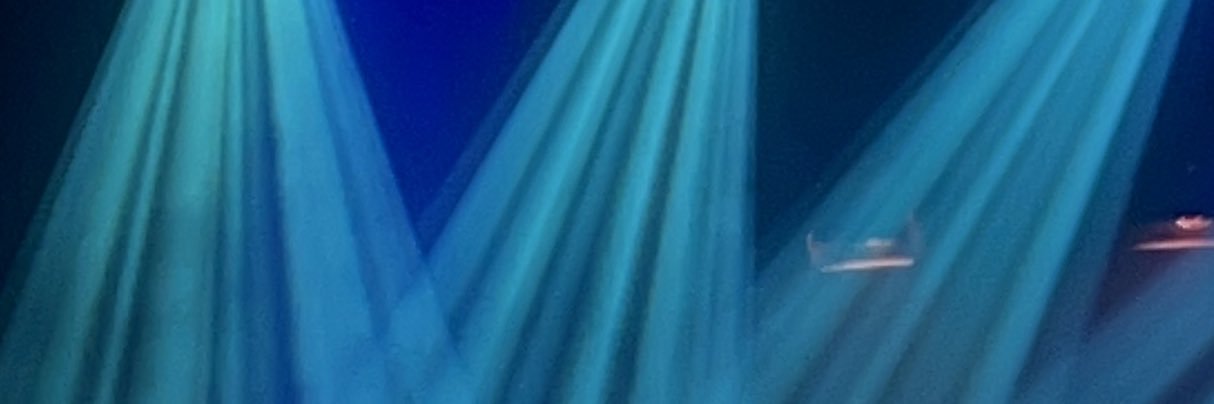 it me. banner