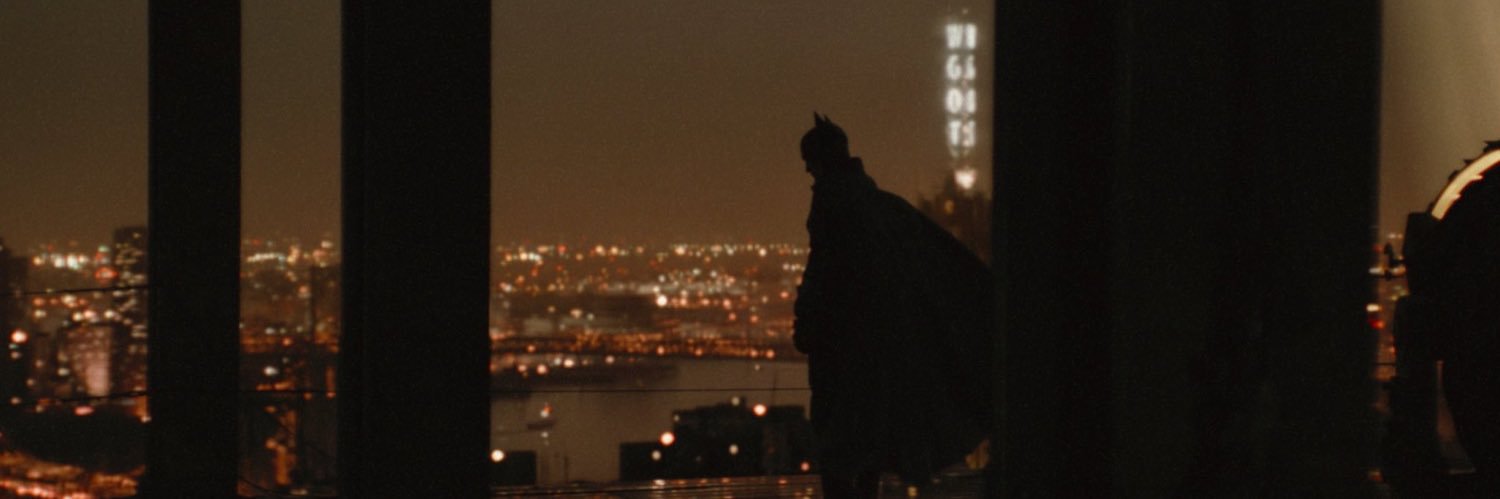 𝓛 banner