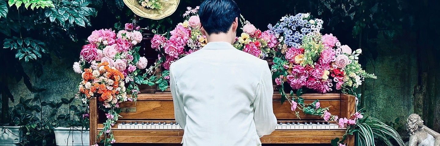 vdesmerez's profile banner image