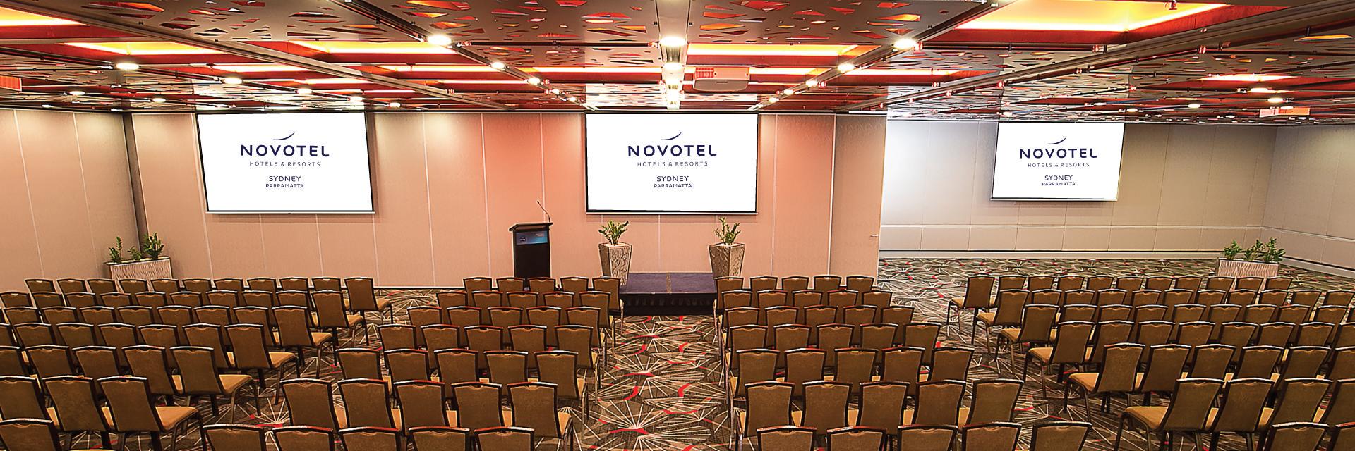 NovotelParra's profile banner image