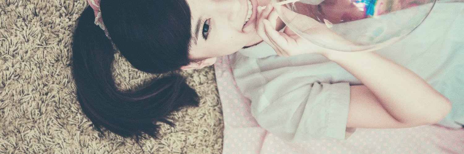 adela giau mo banner