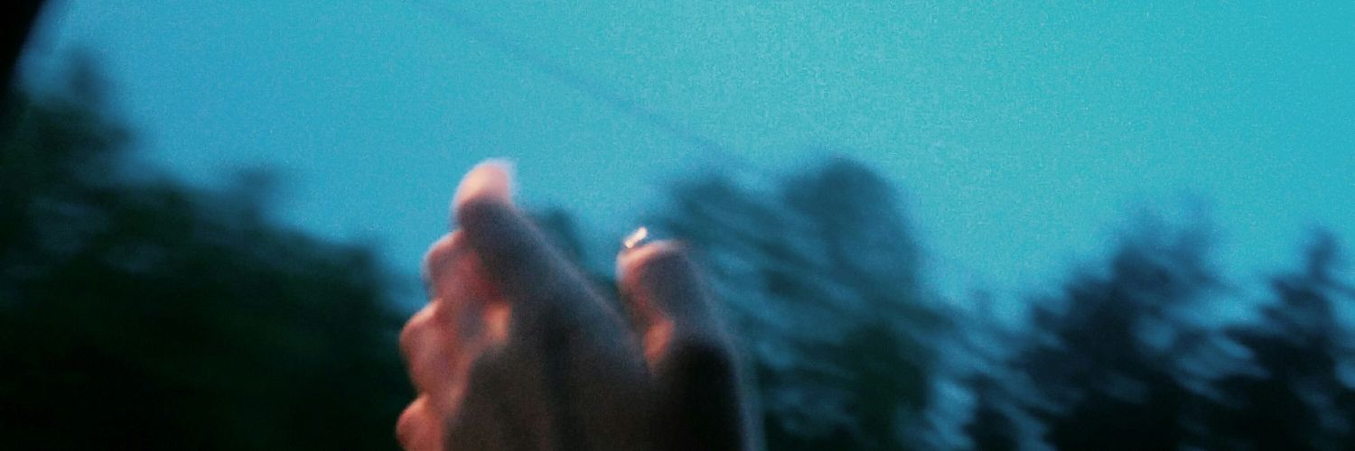 vvikaaw's profile banner image