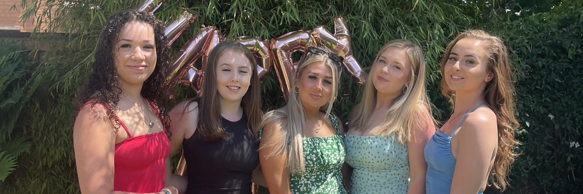 lucythomasxox's profile banner image