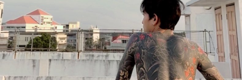 เก้าอี้สีแดง banner