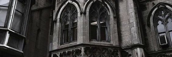 𝐾𝐴𝑅𝐸𝑁 𝑆𝑈𝐿𝐿𝐼𝑉𝐴𝑁 banner