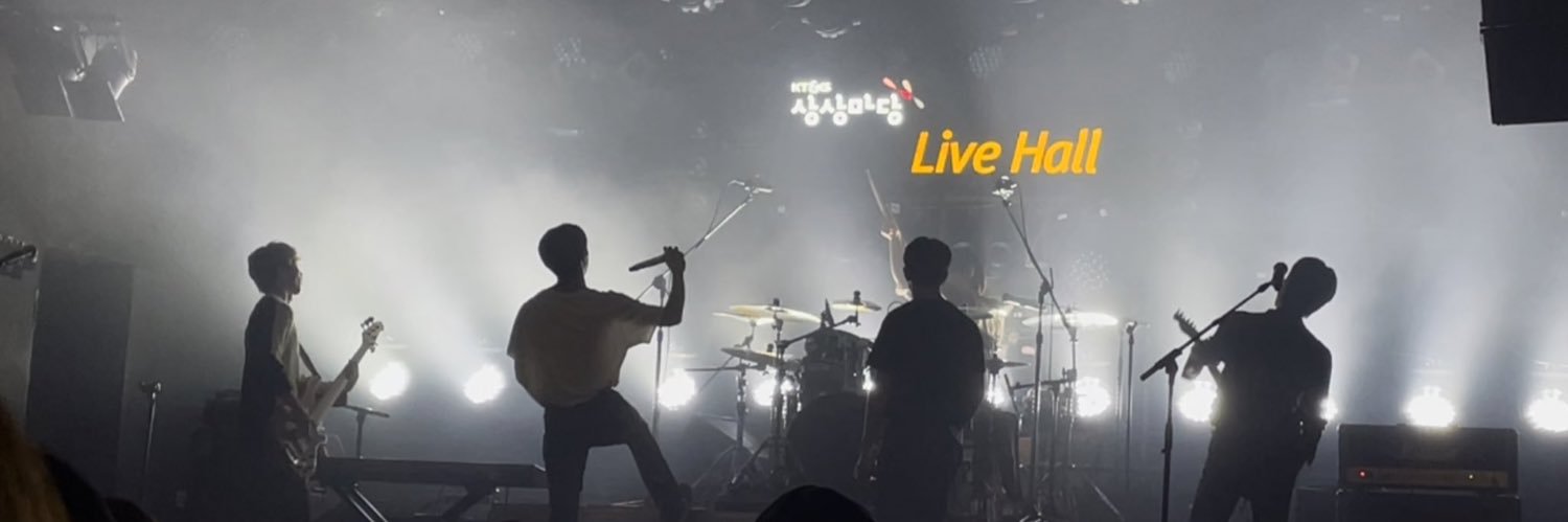 queLJoee's profile banner image