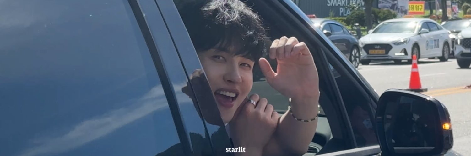 𝐬𝐭𝐚𝐫𝐥𝐢𝐭's banner