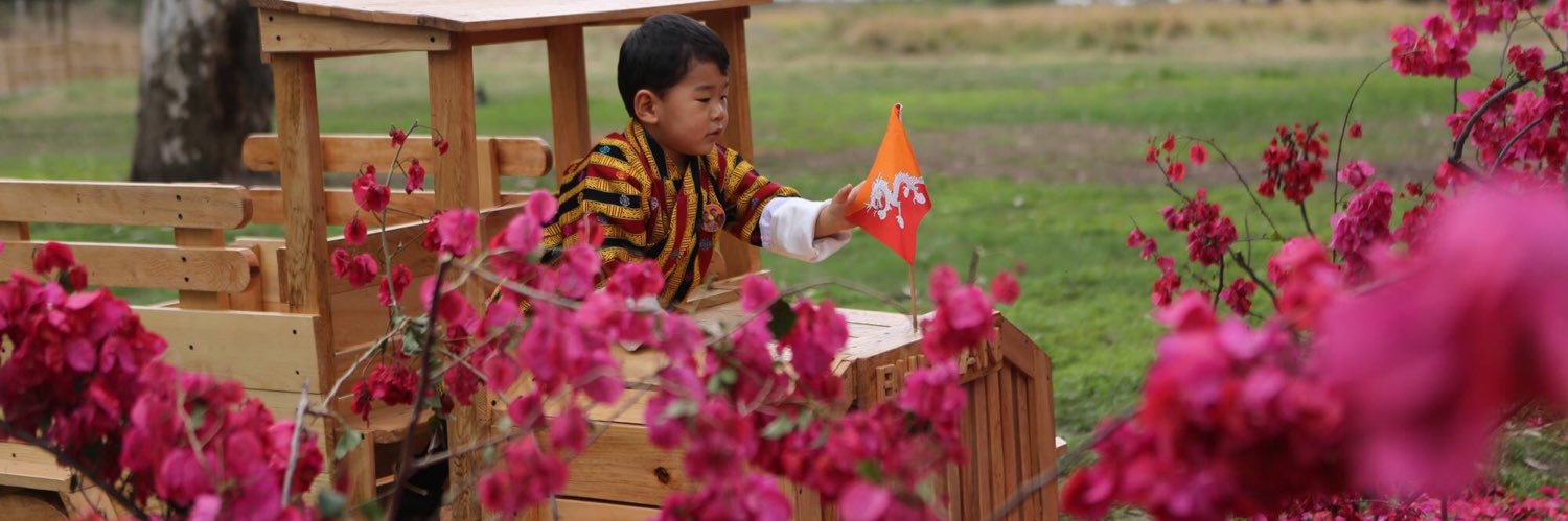 luckywangmo's profile banner image