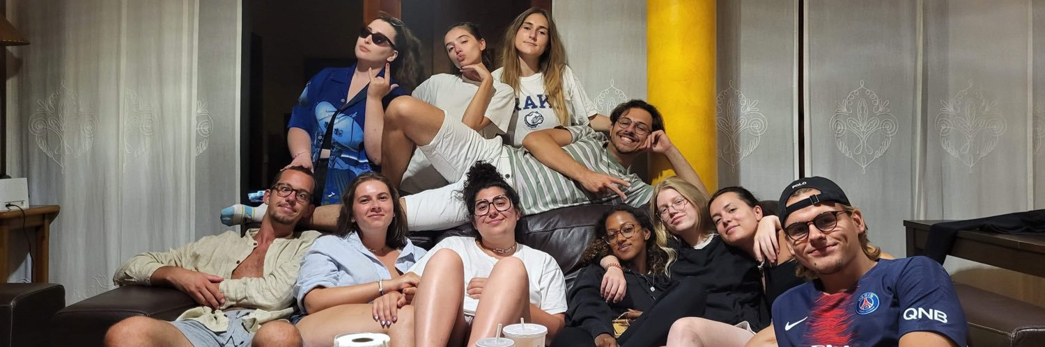 emmaschots's profile banner image