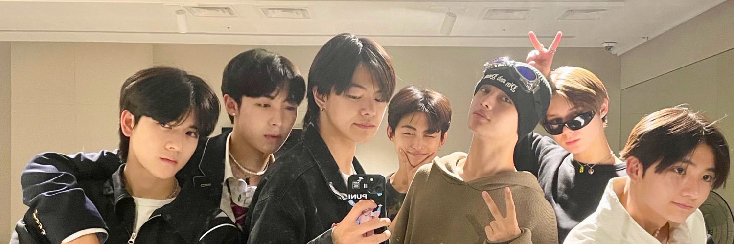 TraineeArchive's profile banner image