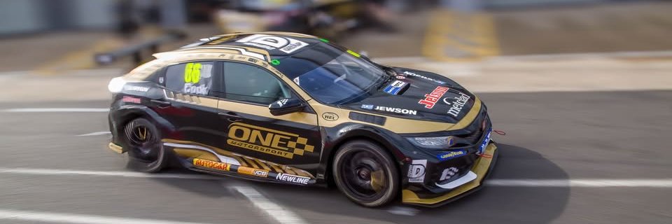 Laborne Action Photos 📸 banner