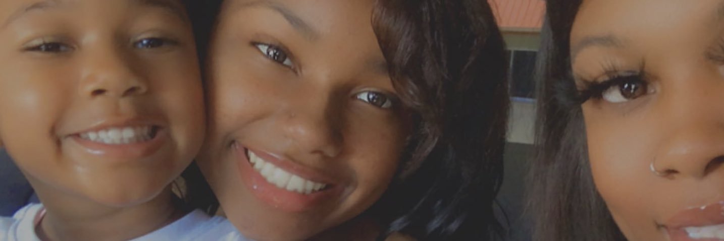 _Lolaa2x's profile banner image