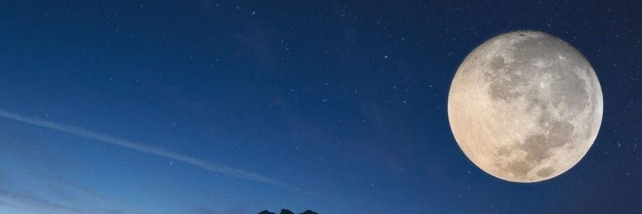 Moon banner
