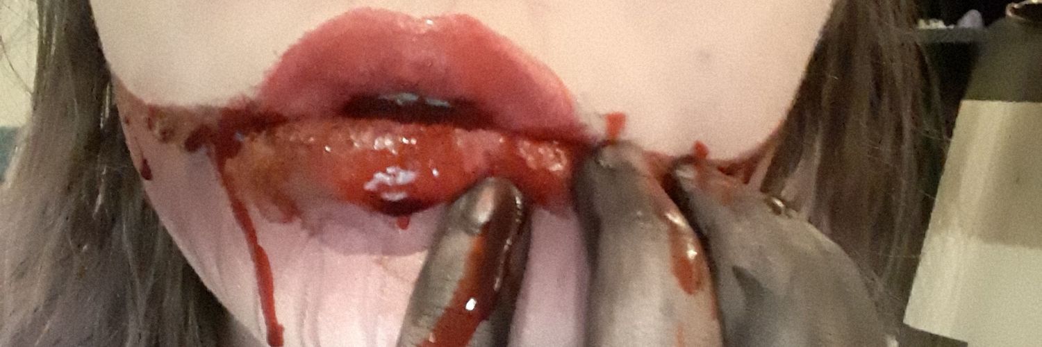 willow_holt's profile banner image