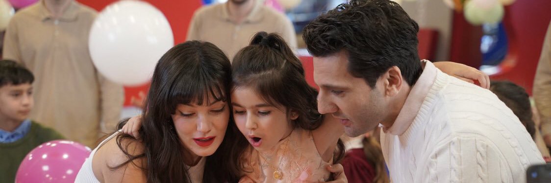 Nefertari 🦋 banner