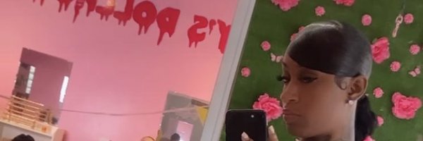 roseee🌸 Profile Banner