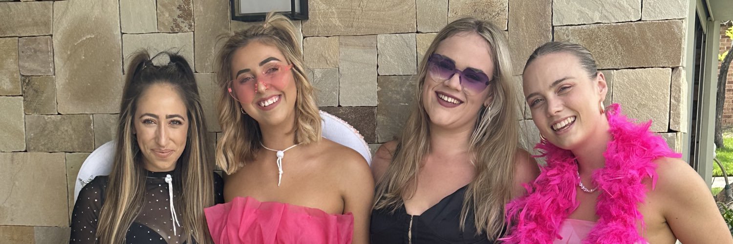 em_mailey's profile banner image