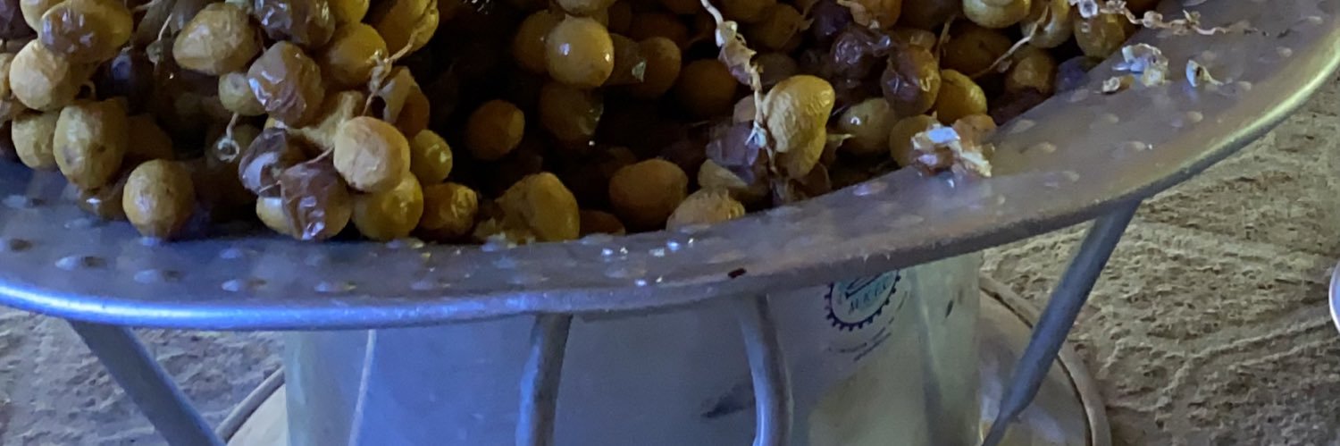التواضع لا يضر بعاقل banner